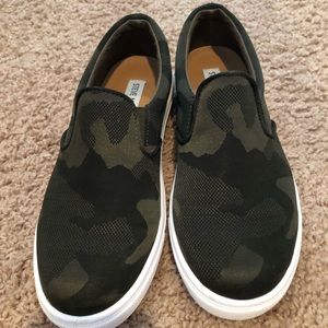 steve madden slip ons camo